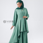Sophisticated dress with an elegant back-tail design